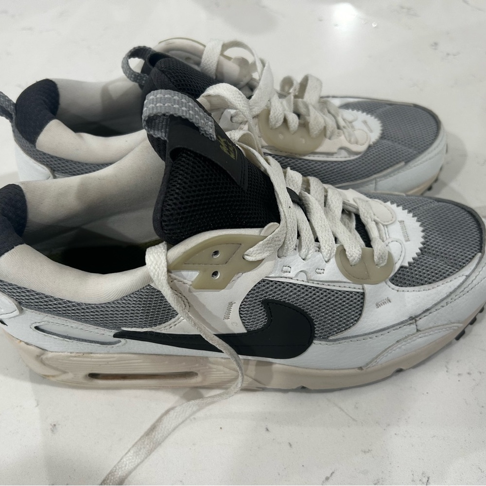 Women’s Nike Air Max 90 Futura 'Wolf Grey' Like New! Free shipping